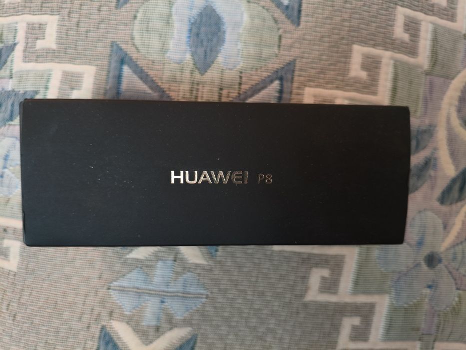 Продам смартфон Huawei P8