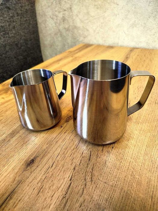 Питчеры для молока, профессиональные  .