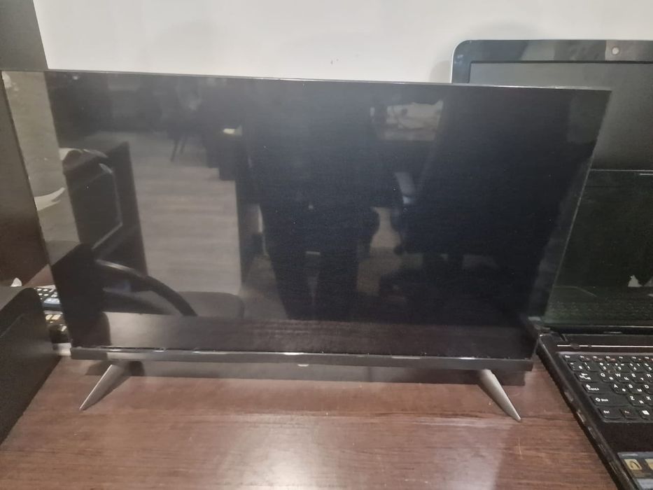 Продам телевизор yasin smart TV 32 дюймов