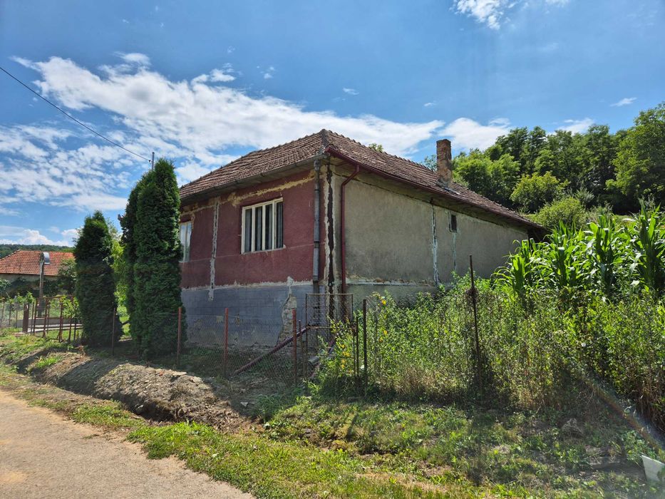 Casa traditionala la tara cu teren – Sat Măhal, comuna Sânmartin, județul Cluj