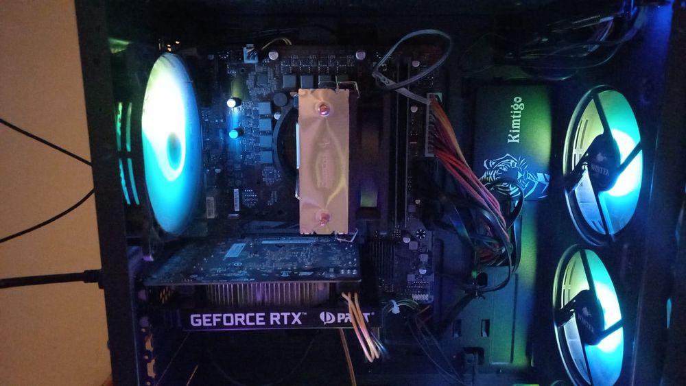 Компьютер с полной комплектацией