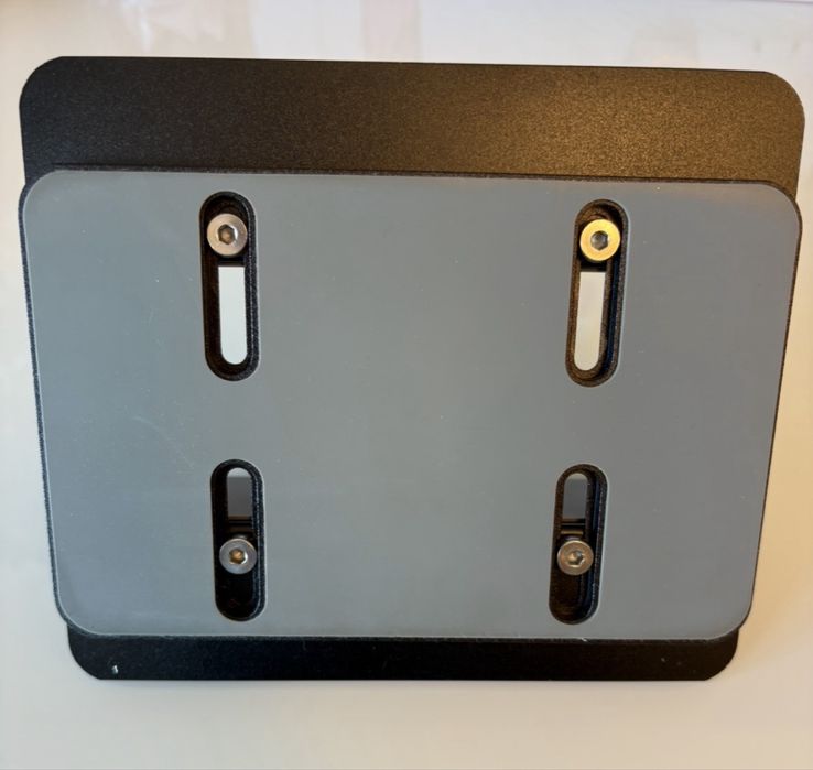 Stand vertical pentru laptop