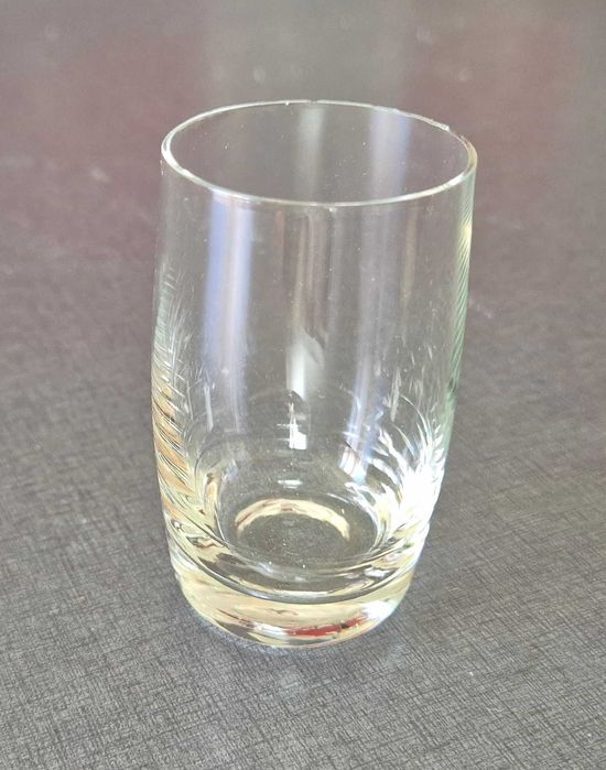 Стъклени чаши за безалкохолно/вода и ракия