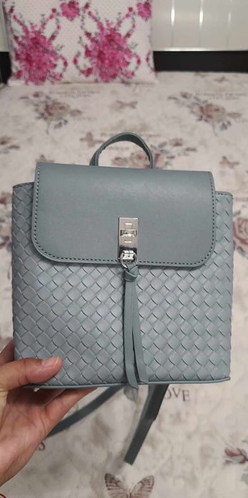 Нова мини раничка