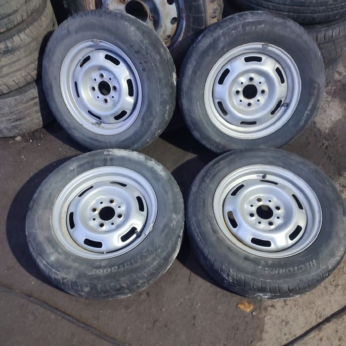 Продам комплект колес на 13