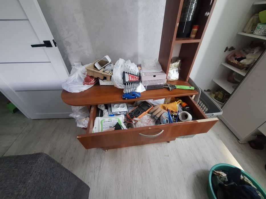 Тумба комод находится на кшт