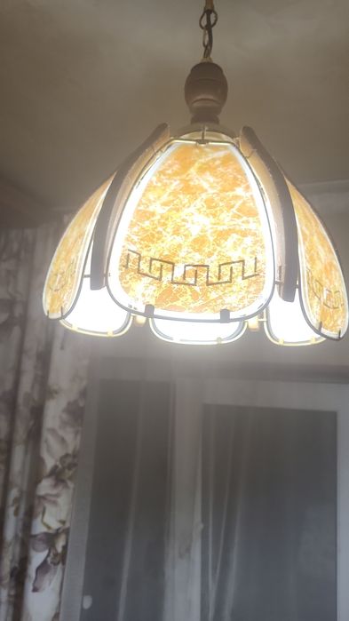 Продам люстры срочно