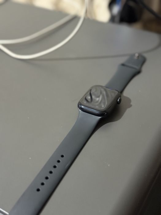 Apple Watch 8 series 45 mm