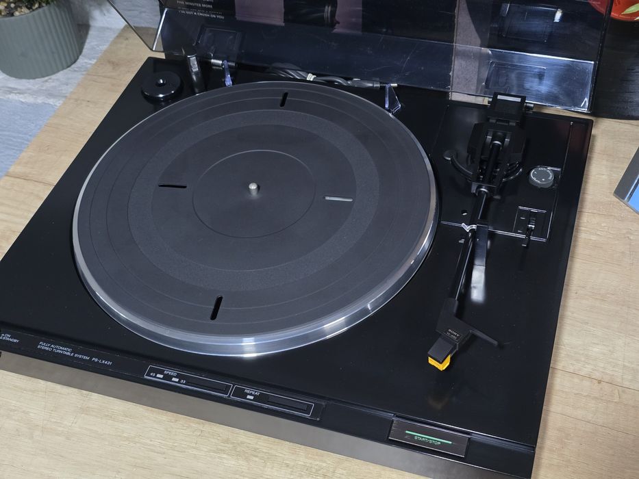 Linie audio SONY, amplificator ,deck 3 head, tuner, cd player ,pick-up