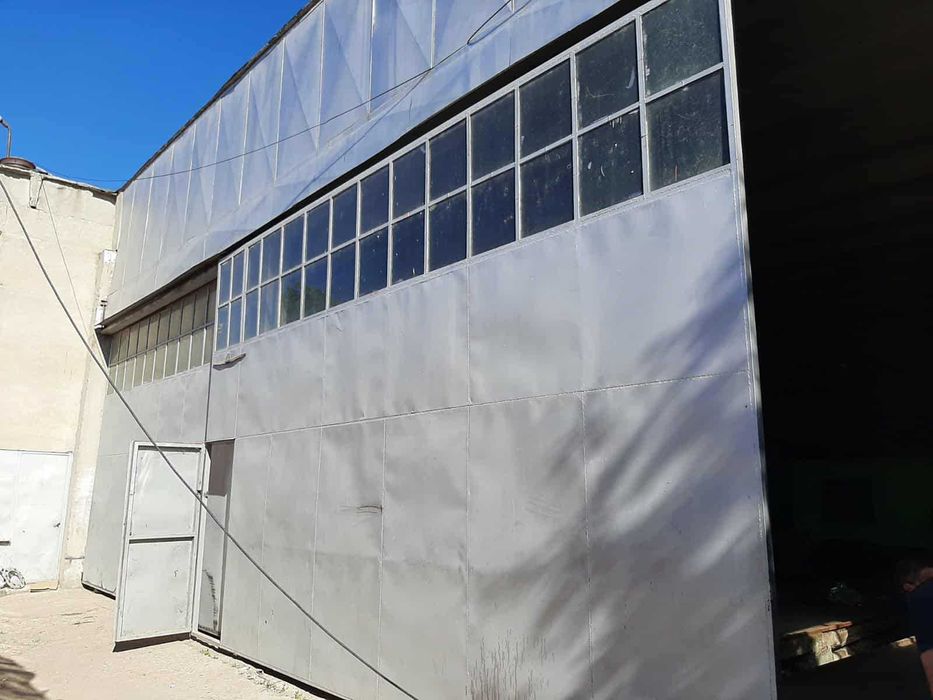 Дава се под наем Гараж / Паркомясто в Русе, в.з. Средна кула - 270 кв.м за 663 € - Снимка #4