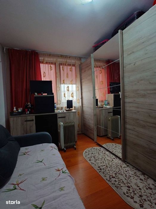 De vanzare apartament cu 4 camere decomandat,ultracentral,renovat
