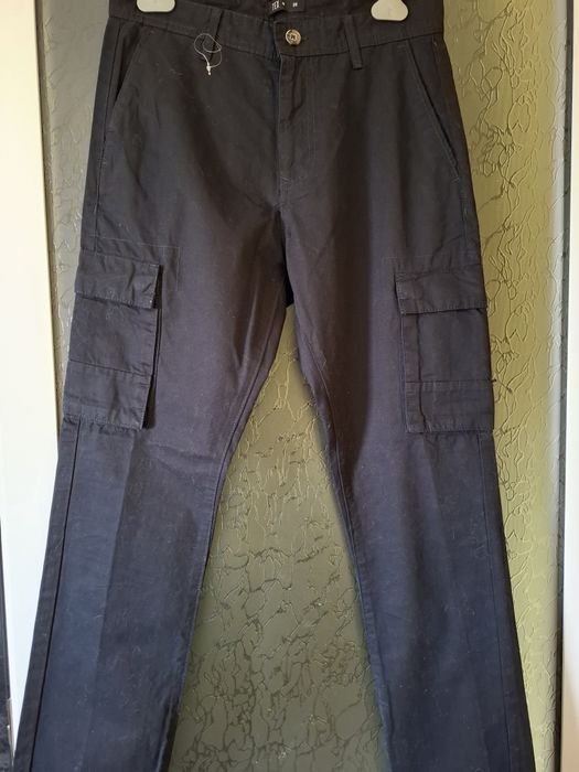 Pantaloni bărbați noi