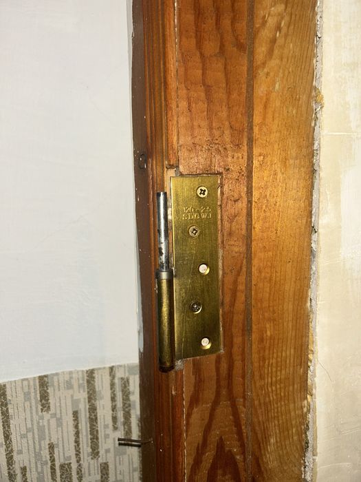 Деревянная дверь б/у