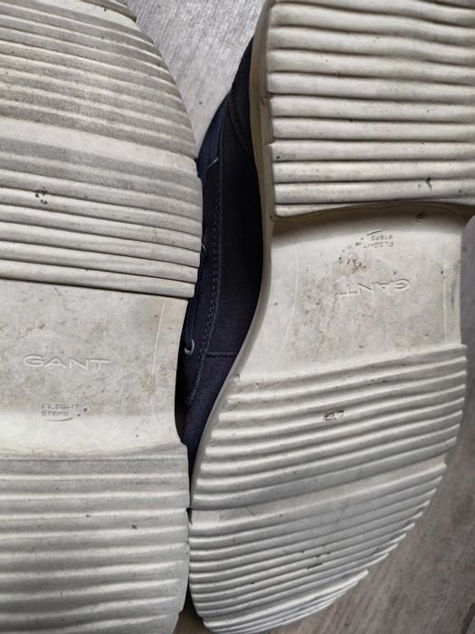 Мъжки обувки три чифта.