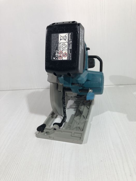 Circular Makita DHS 680
