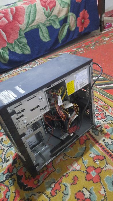 Системни блок сотилади урганч аввал ишлаган хозир билмиман 6 7 йил уйд