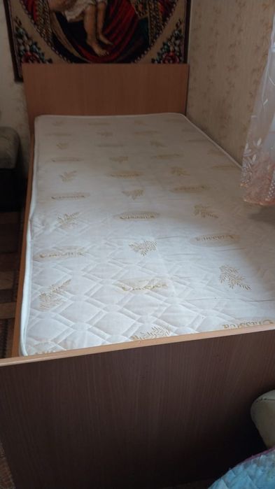 Продам кровать односпальное