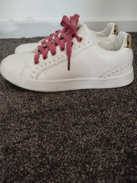 Adidași albi Only nr 35