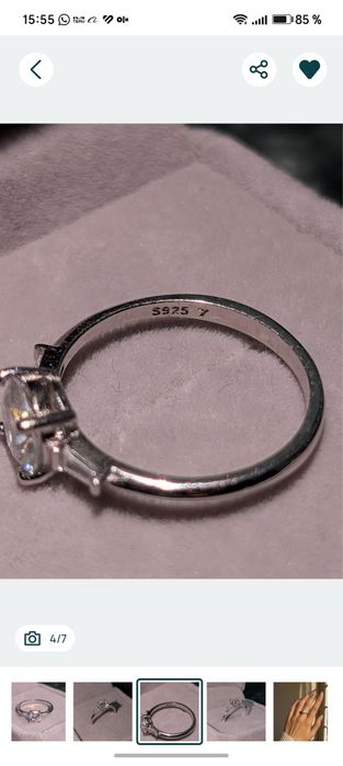 Inel elegant realizat din argint S925, cu piatră centrală Moissanite VVS1 de 1.0 CT, cu strălucire intensă și un aspect premium. Designul clasic