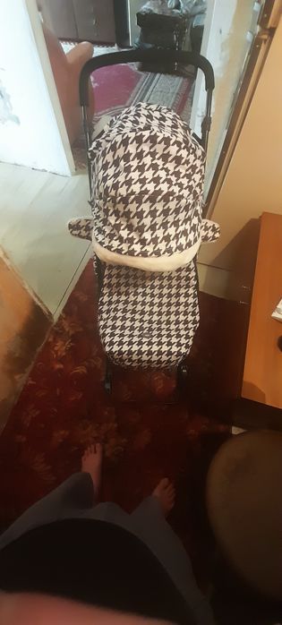 Продам коляску Новая