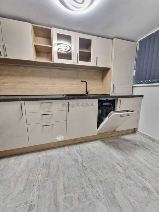 Тристаен новообзаведен апартамент под наем в Аксаково