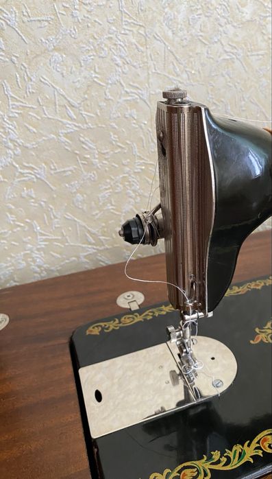 Продам швейную машину