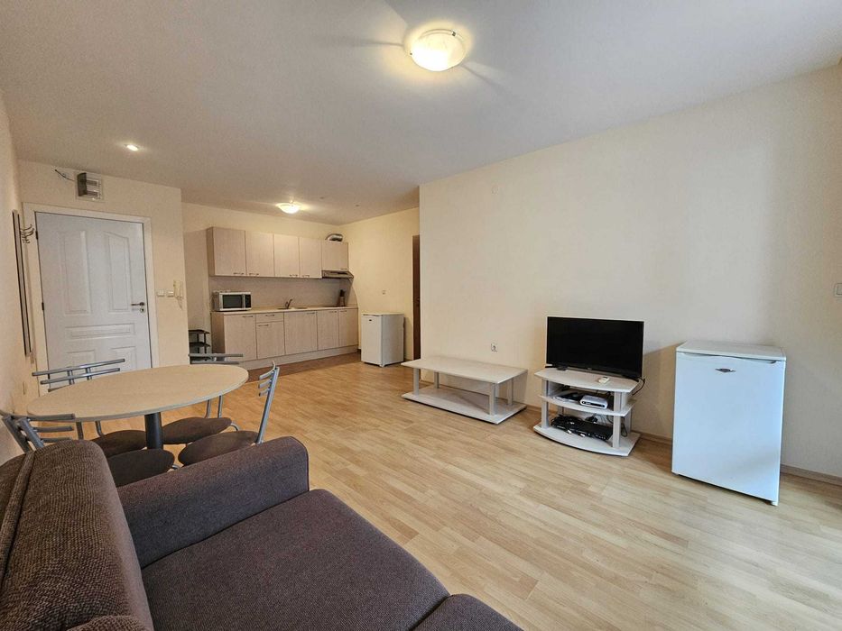 Продава се Двустаен апартамент в к.к. Елените - 70 кв.м за 999 €/кв.м - Снимка #3