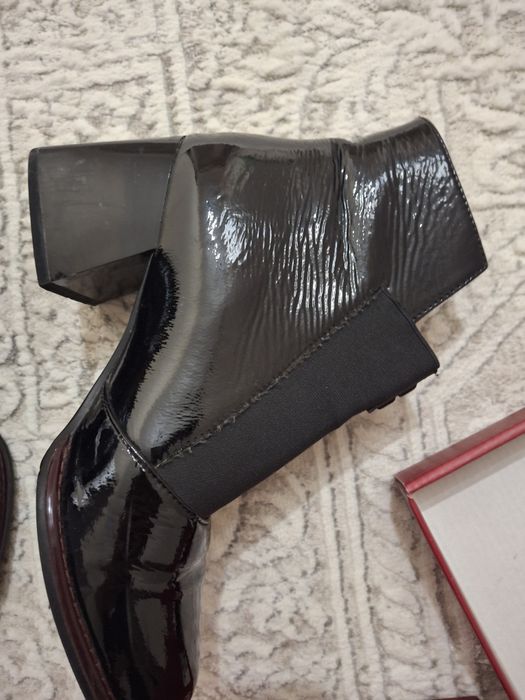 Полусапожки лаковые