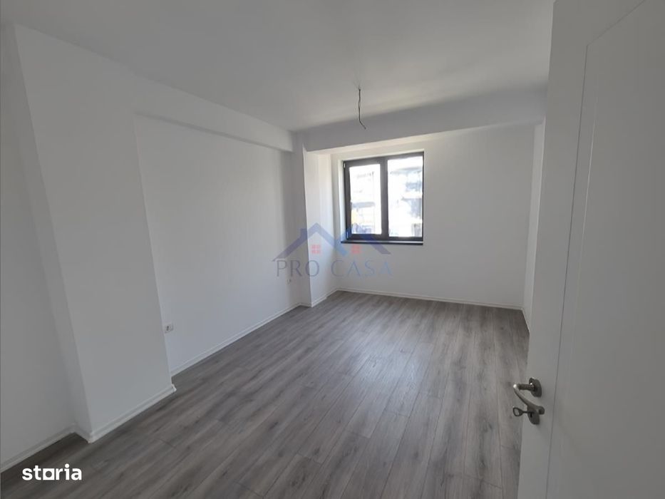 Apartament cu 3 camere, bloc nou, et.1, parcare,