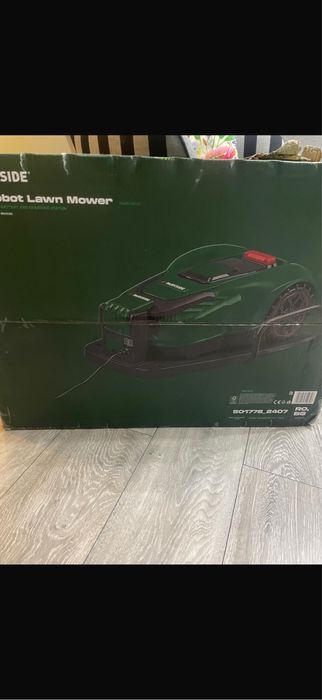 Robot tuns iarba Parkside