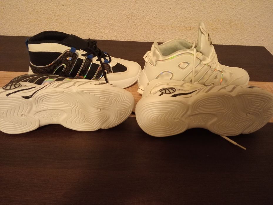 Adidași băieți  2 perechi se vând separat