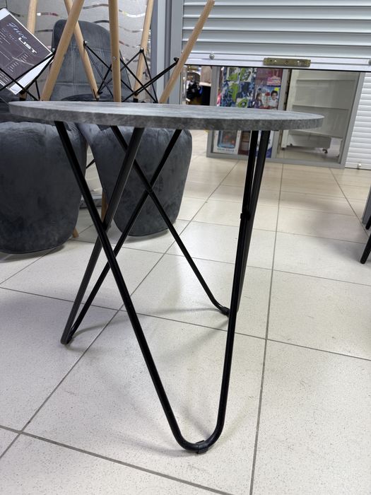 Продам столик