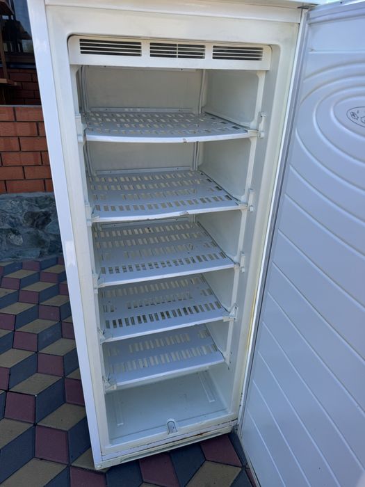 Продам морозильник рабочий