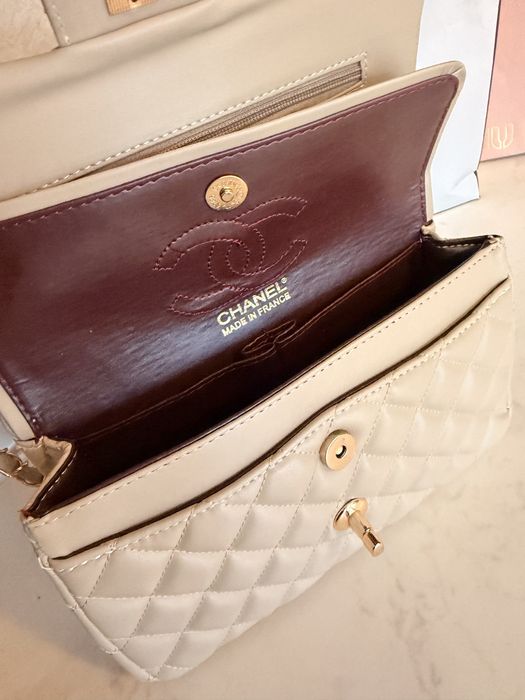 Дамска чанта Chanel Classic среден размер бежова