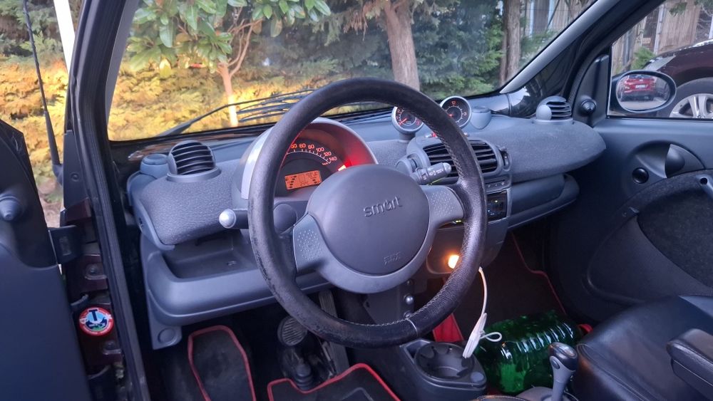 Vand sau schimb cu 4x4 cu carlig smart Four Two automat cabrio