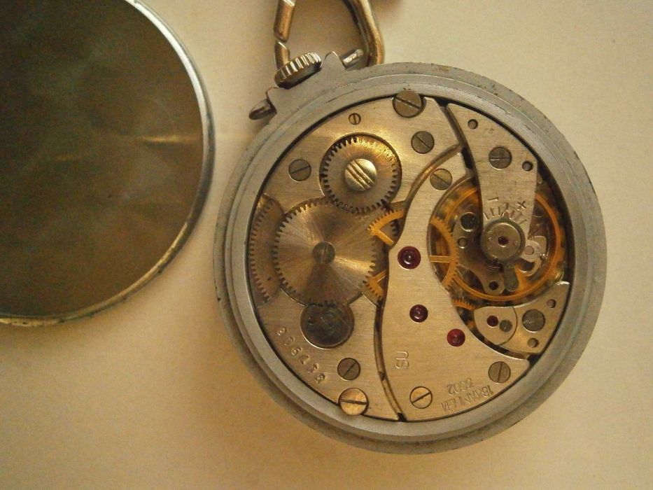 МОЛНИЯ, сделано в СССР, кал. 3602, 18 камней! Като нов!