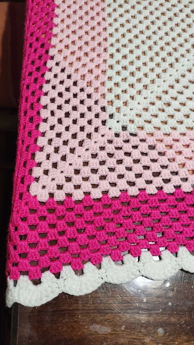 Покривка плетена на една кука 110 х 110 см