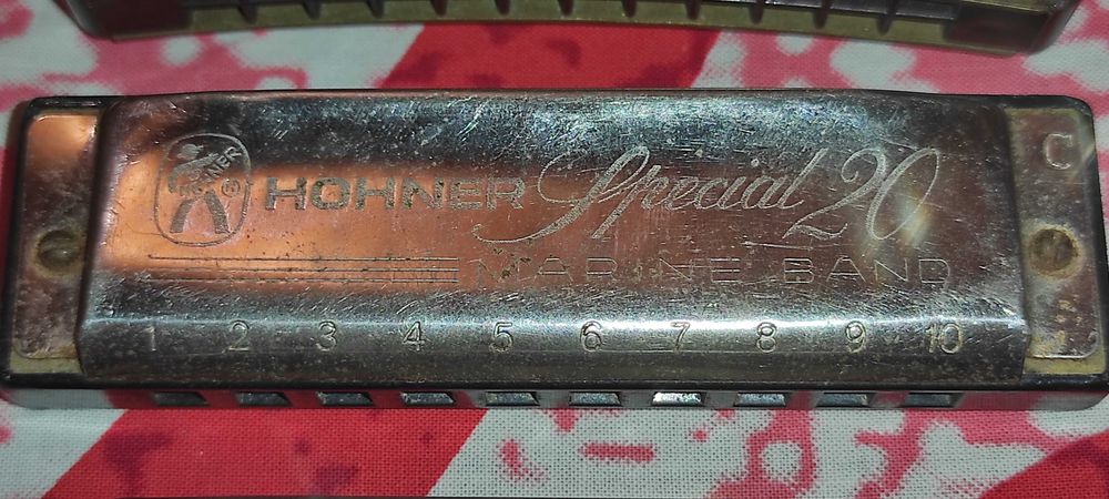 6 muzicure  4 HOHNER + 2 chinezesti