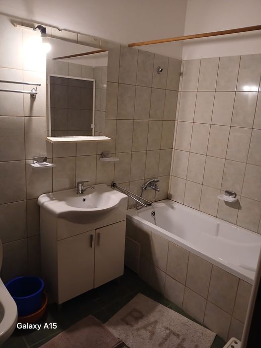 Închiriez apartament