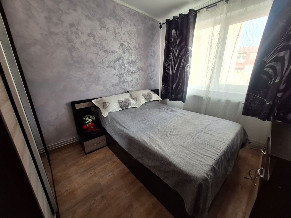 Apartament 3 camere semidecomandat