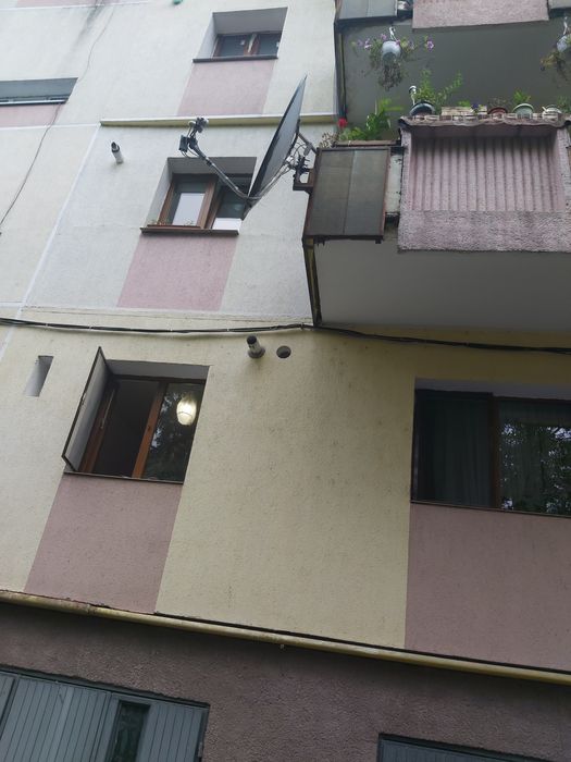 Servicii  carotari,gaura perete,aer conditionat hota,centrala,canaliza