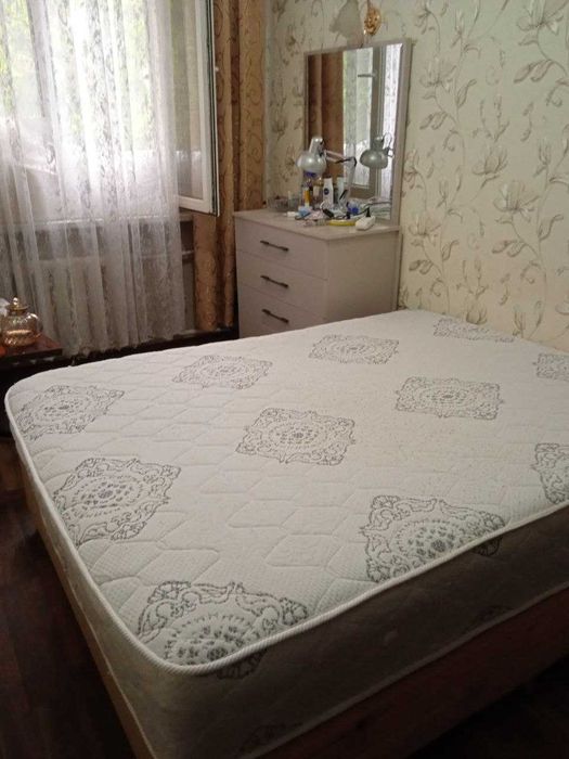 Продается кровать 1.90х1.50 с отличным ортопедическим матрасом