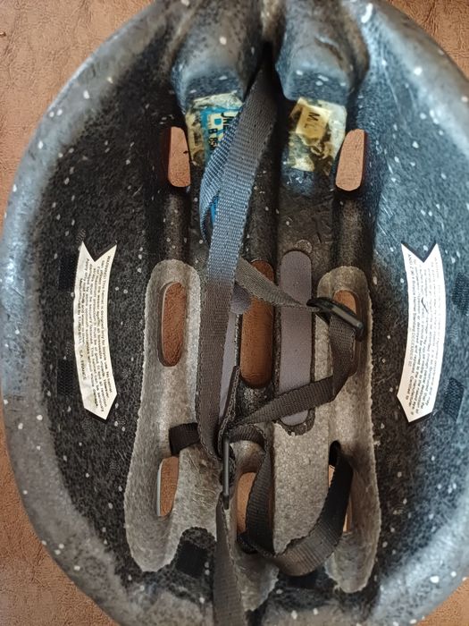 Каска за колело запазена