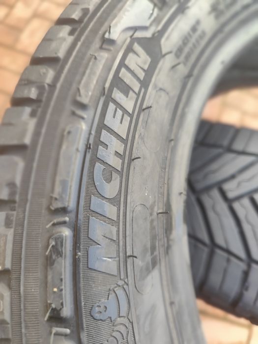 2 anvelope Michelin agilis crossclimate 215-60-17 c