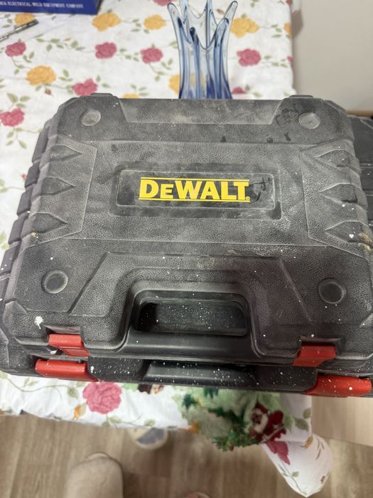 Продам перфаратор на батарейке и шуруповерт