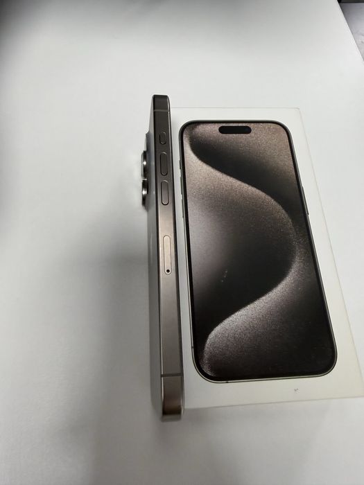 iPhone 15 pro 512gb