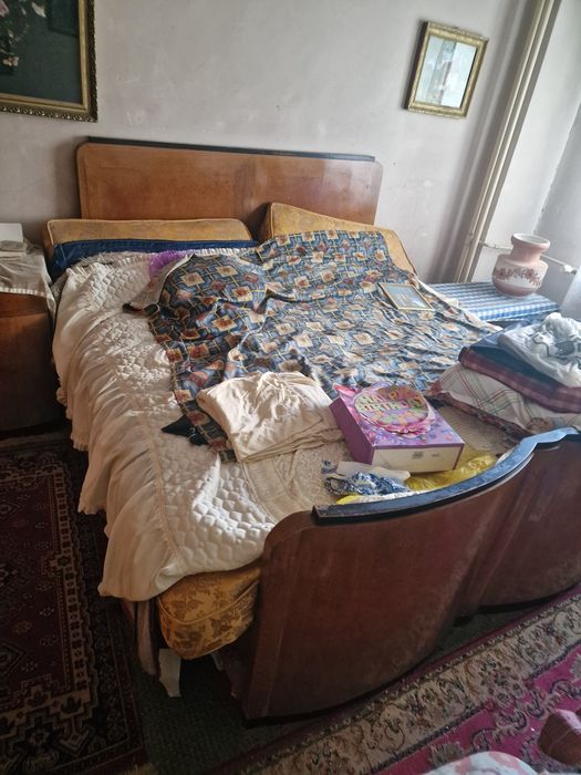 Mobila veche de vanzare