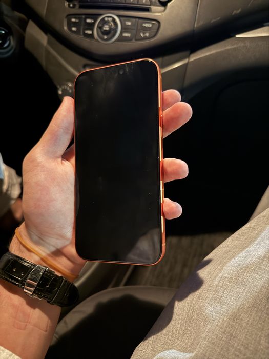 Iphone 17 pro max e sim почти новый