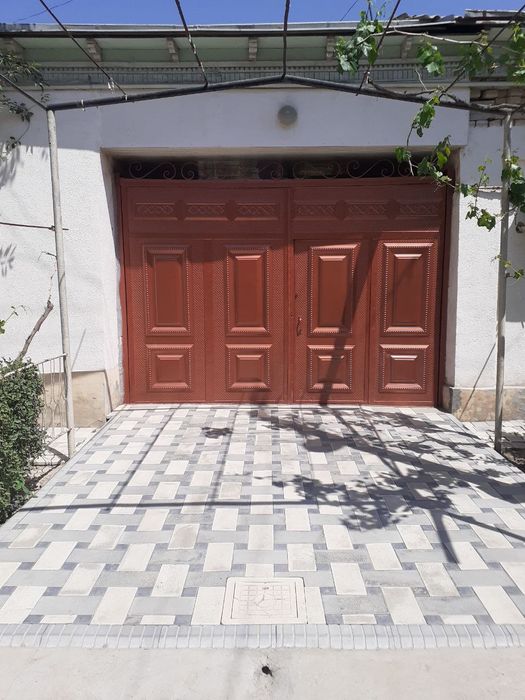 Hovli sotiladi oltin tepada