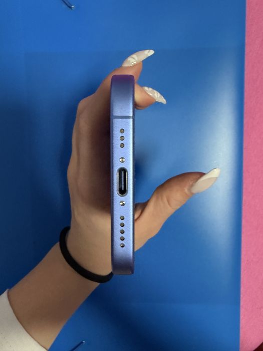 iPhone 16 ultramarine